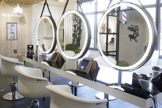 Barbería "Blade & Fade"